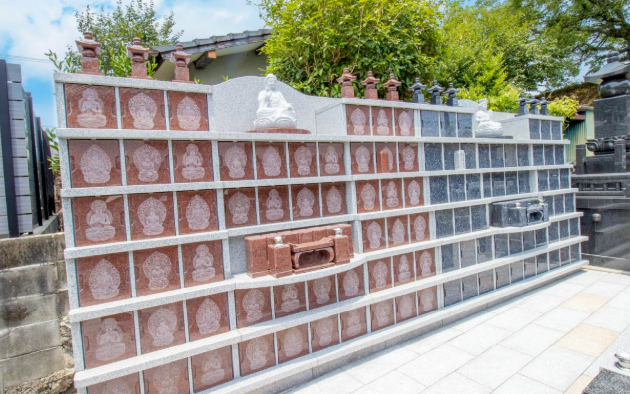 常清寺「やすらぎ五輪塔」