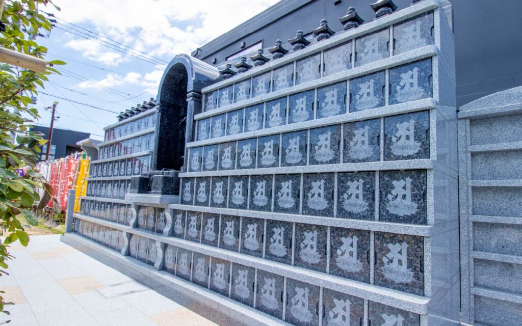 観真寺「やすらぎ五輪塔」